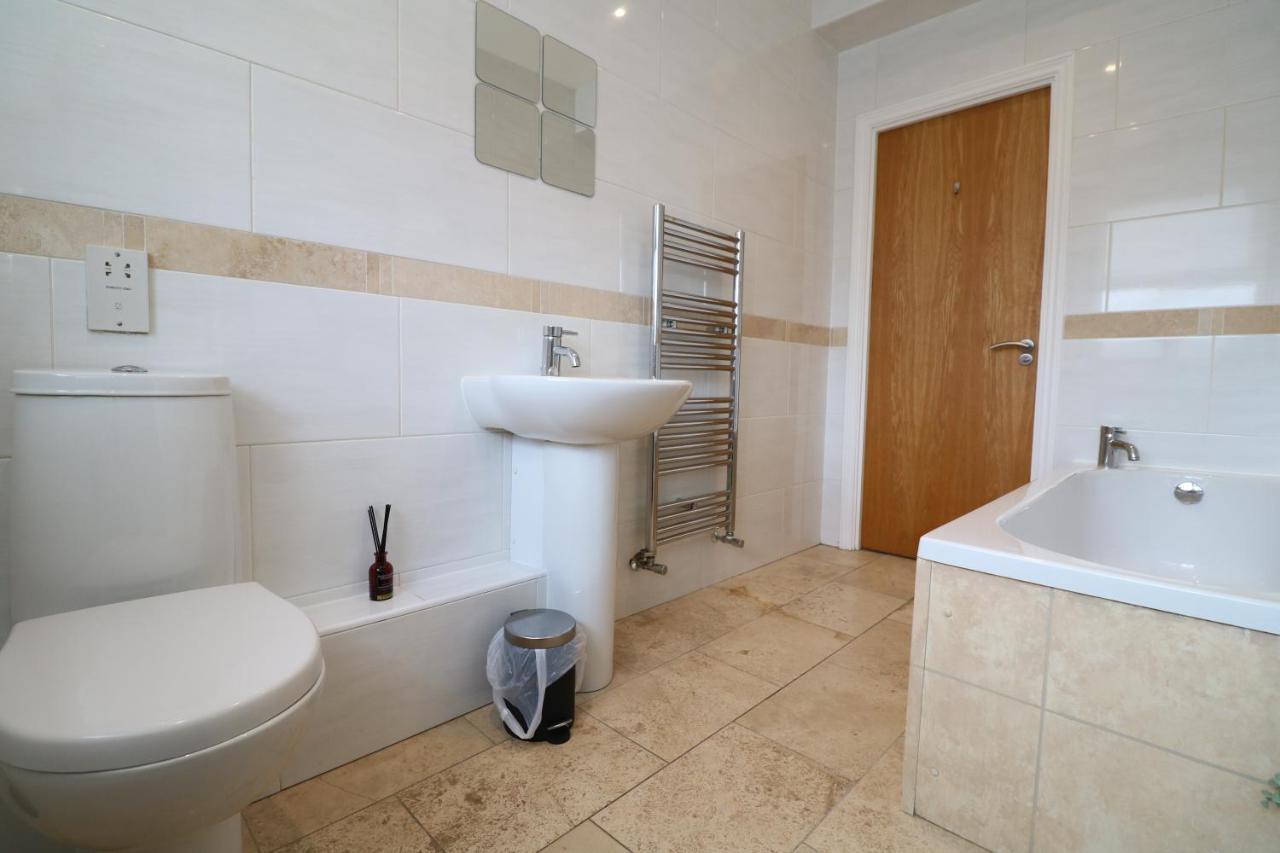 صندرلاند Luxury Spacious 2 Bed Apartment Free Ample Parking المظهر الخارجي الصورة