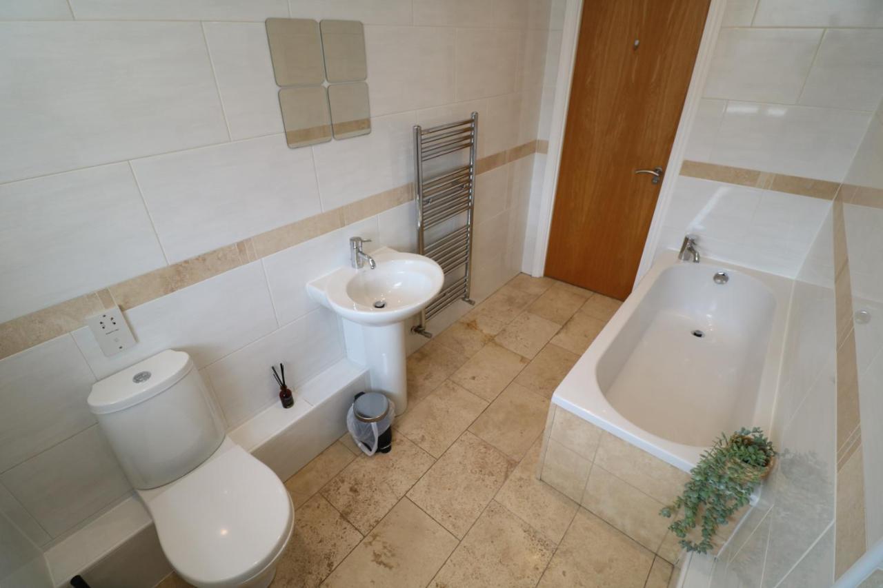 صندرلاند Luxury Spacious 2 Bed Apartment Free Ample Parking المظهر الخارجي الصورة